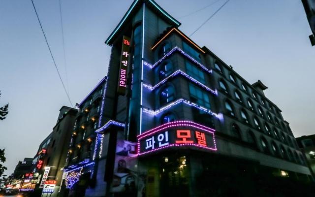 Pine Motel Poljong Kültér fotó